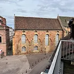 Au Theatre Lejlighed