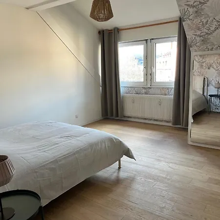 Au Theatre Apartment