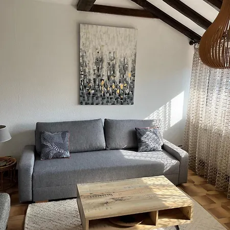 Au Theatre דירה קולמר